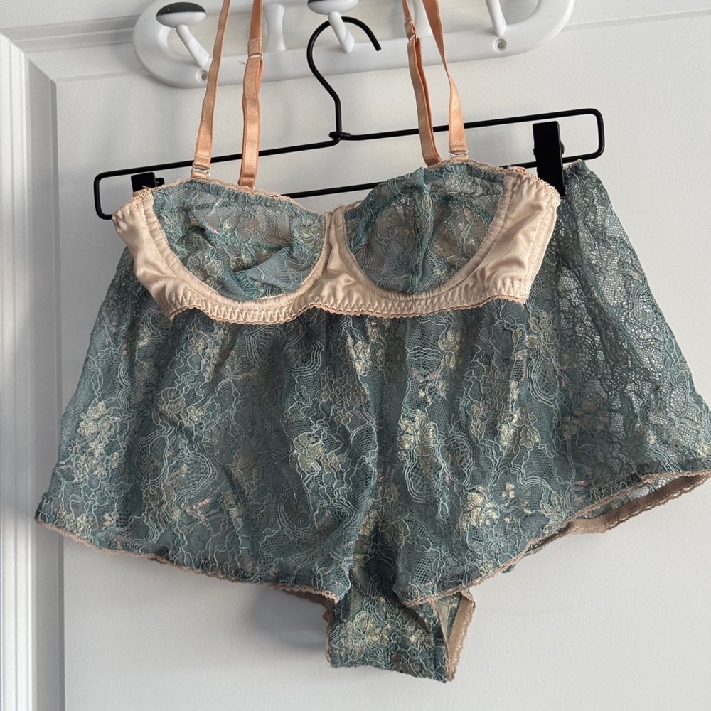 Lingerie set - Picture 13 of 13